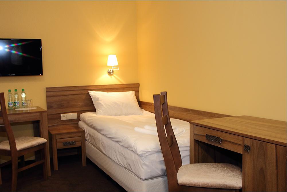 Hotel Ambasada Krobia Quarto foto